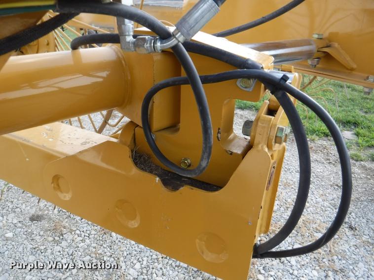 image for item K5921 Vermeer VR1428 hay rake