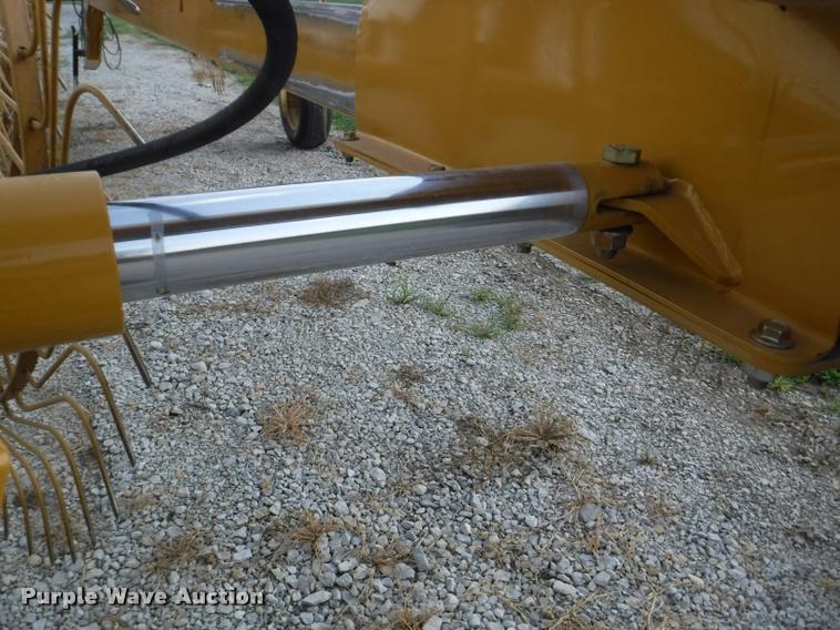 image for item K5921 Vermeer VR1428 hay rake