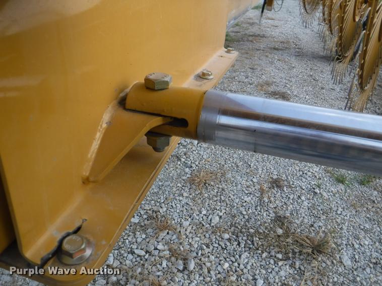 image for item K5921 Vermeer VR1428 hay rake