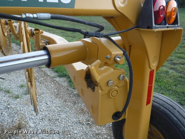 image for item K5921 Vermeer VR1428 hay rake