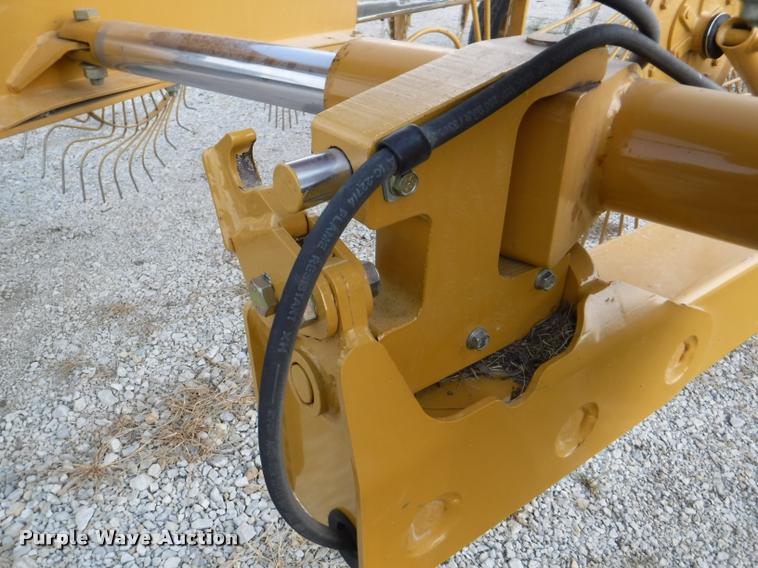 image for item K5921 Vermeer VR1428 hay rake