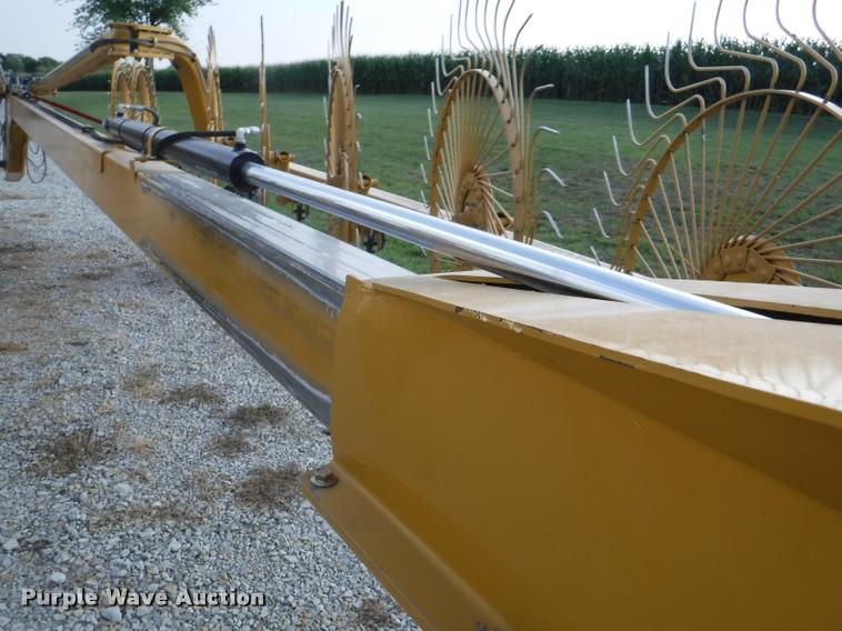 image for item K5921 Vermeer VR1428 hay rake