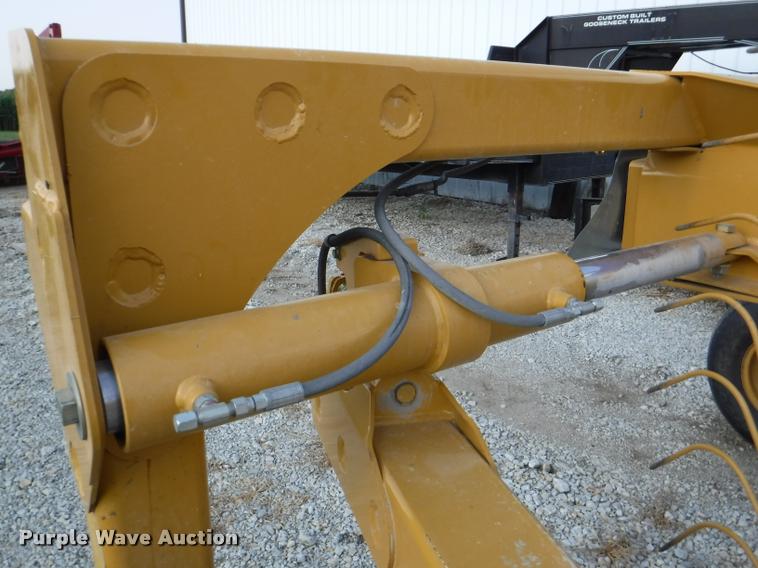 image for item K5921 Vermeer VR1428 hay rake