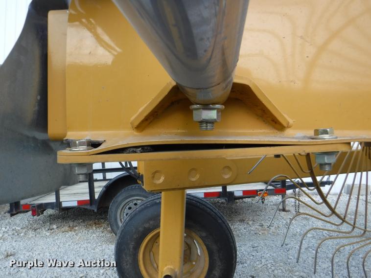 image for item K5921 Vermeer VR1428 hay rake