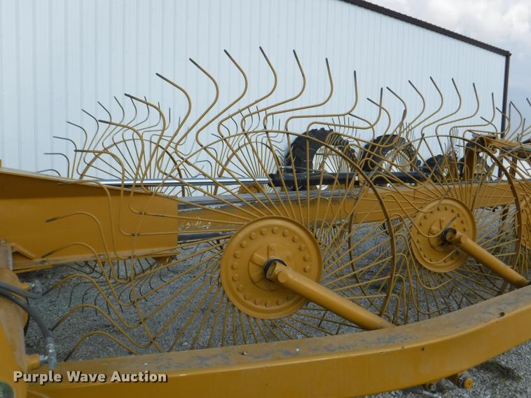 image for item K5921 Vermeer VR1428 hay rake