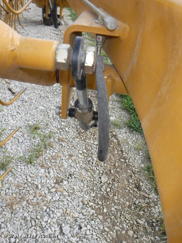 image for item K5921 Vermeer VR1428 hay rake