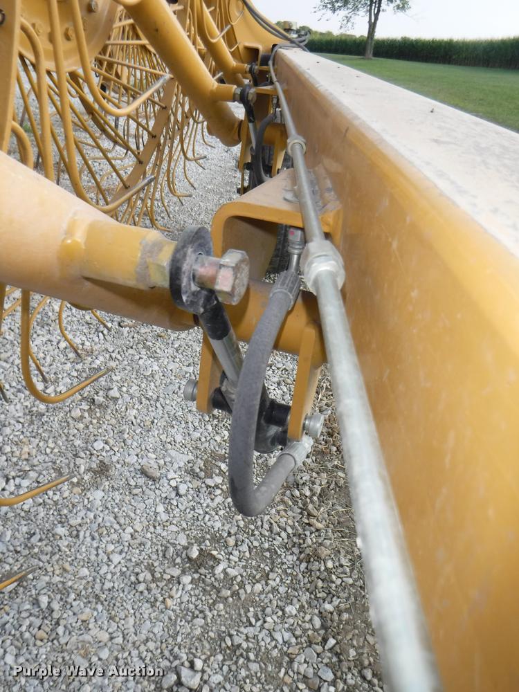 image for item K5921 Vermeer VR1428 hay rake