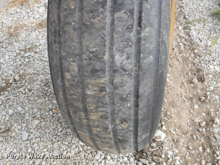 image for item K5921 Vermeer VR1428 hay rake