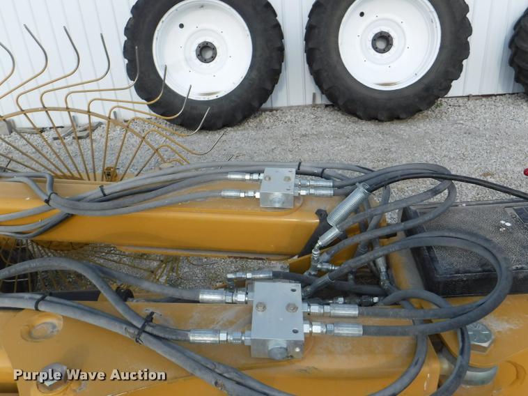 image for item K5921 Vermeer VR1428 hay rake