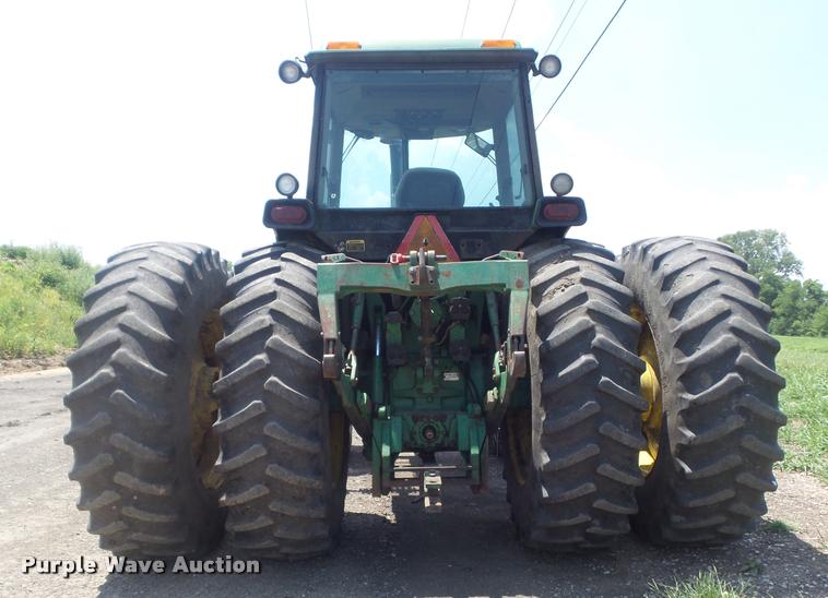 image for item K7529 1990 John Deere 4955 MFWD tractor