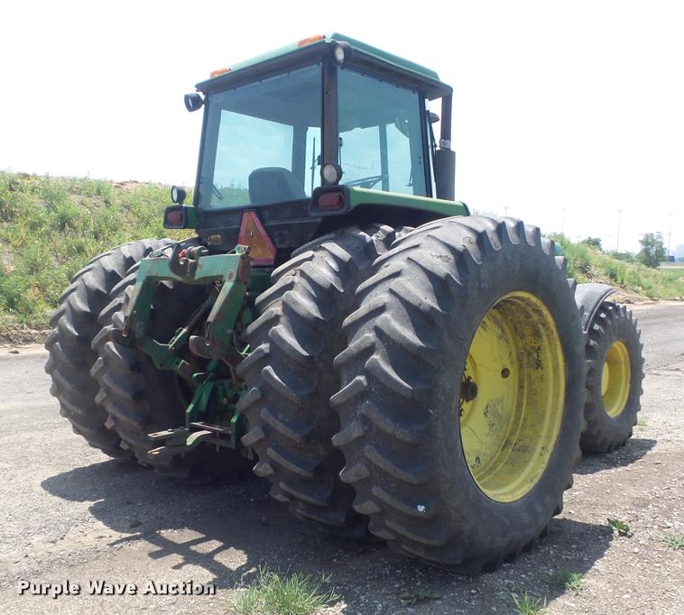 image for item K7529 1990 John Deere 4955 MFWD tractor