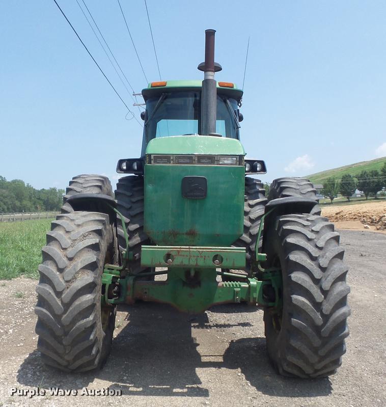 image for item K7529 1990 John Deere 4955 MFWD tractor