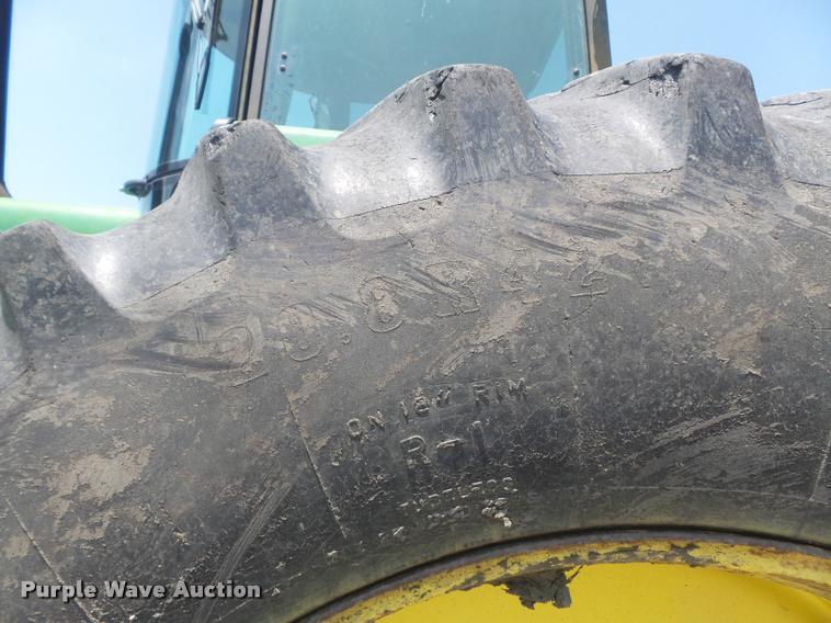 image for item K7529 1990 John Deere 4955 MFWD tractor