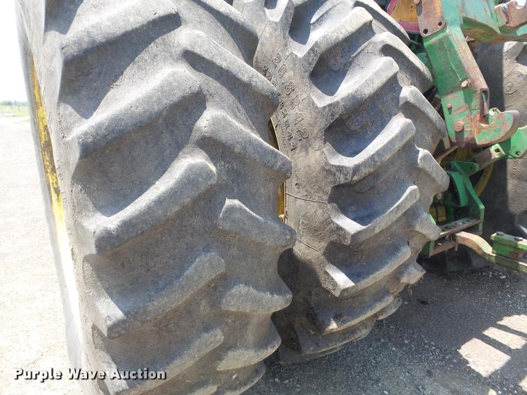 image for item K7529 1990 John Deere 4955 MFWD tractor