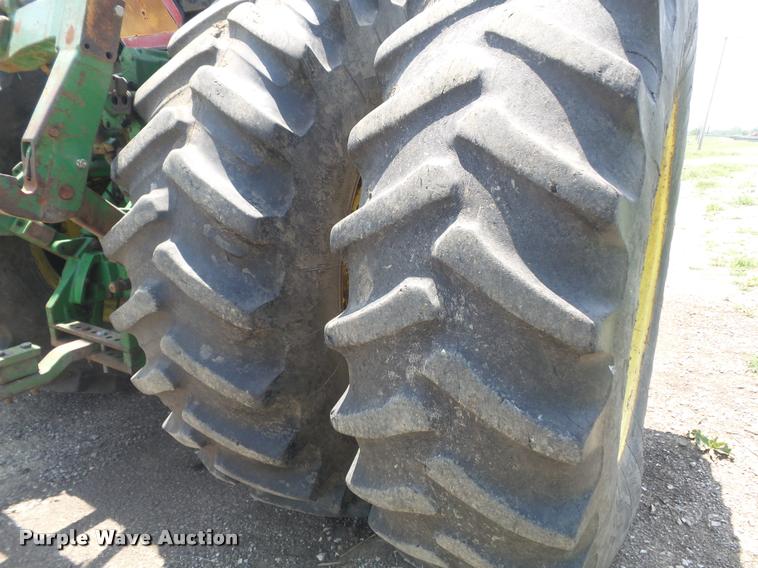 image for item K7529 1990 John Deere 4955 MFWD tractor