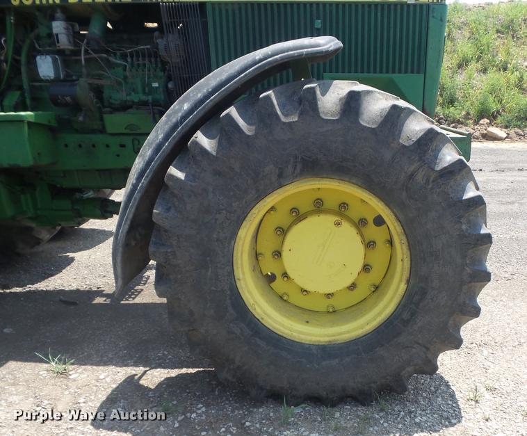 image for item K7529 1990 John Deere 4955 MFWD tractor