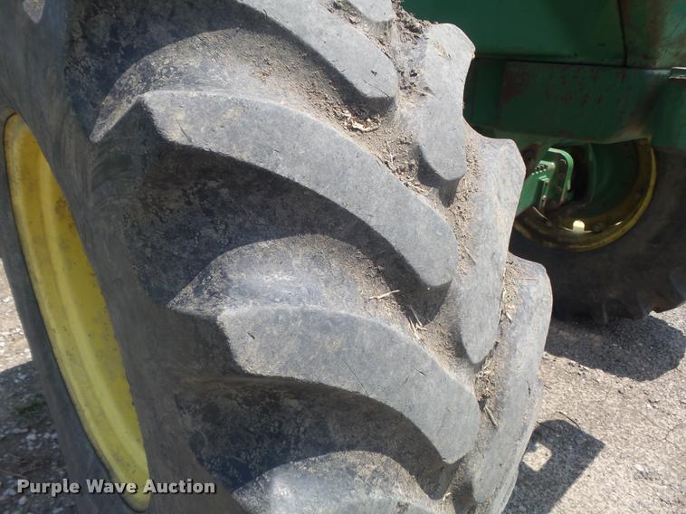 image for item K7529 1990 John Deere 4955 MFWD tractor