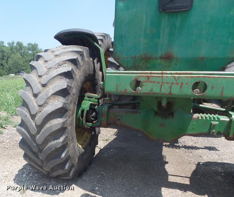 image for item K7529 1990 John Deere 4955 MFWD tractor