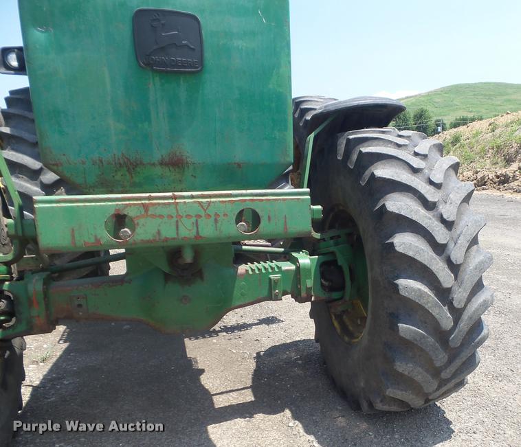 image for item K7529 1990 John Deere 4955 MFWD tractor