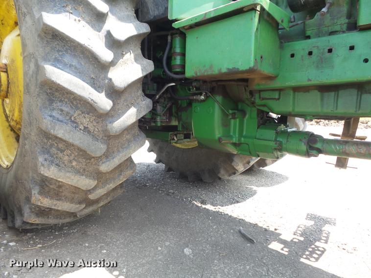 image for item K7529 1990 John Deere 4955 MFWD tractor