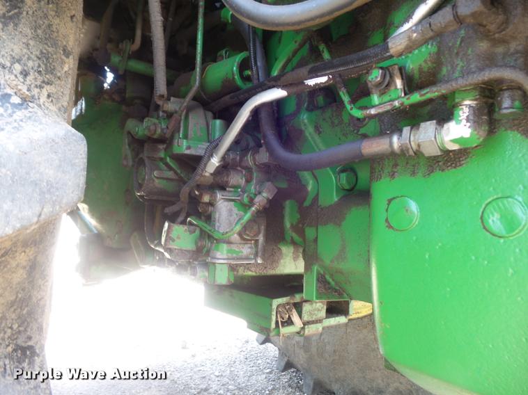 image for item K7529 1990 John Deere 4955 MFWD tractor
