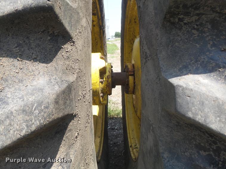 image for item K7529 1990 John Deere 4955 MFWD tractor