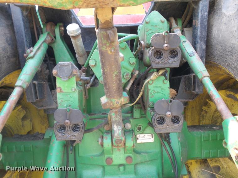 image for item K7529 1990 John Deere 4955 MFWD tractor