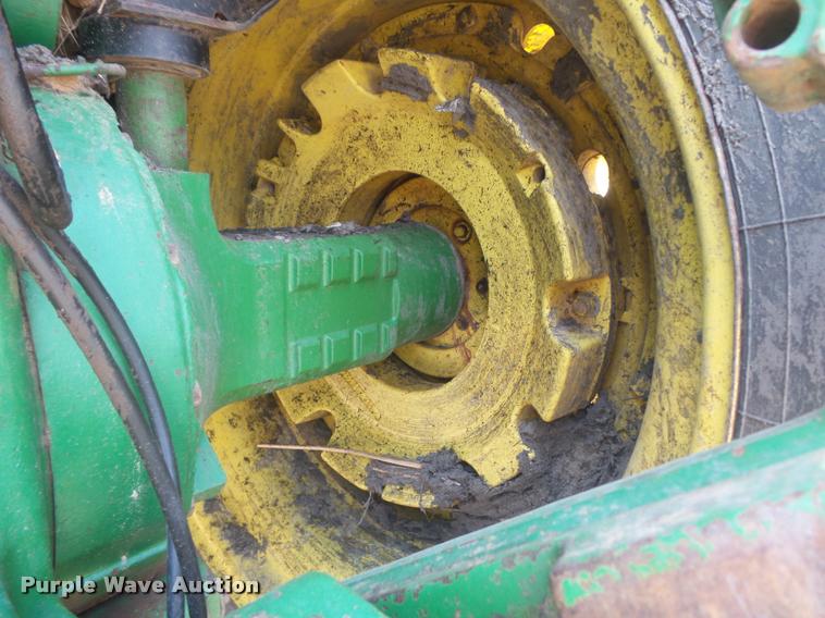 image for item K7529 1990 John Deere 4955 MFWD tractor