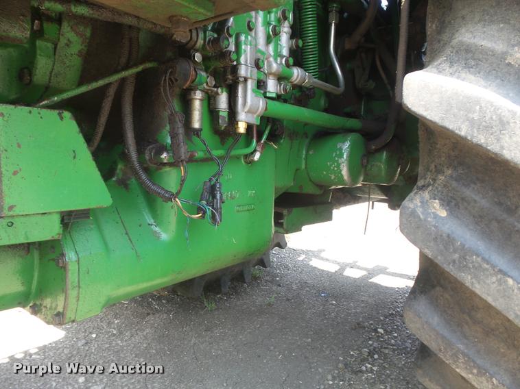 image for item K7529 1990 John Deere 4955 MFWD tractor