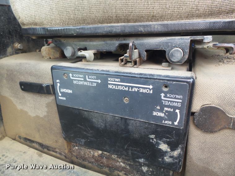 image for item K7529 1990 John Deere 4955 MFWD tractor