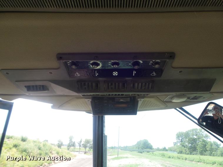 image for item K7529 1990 John Deere 4955 MFWD tractor