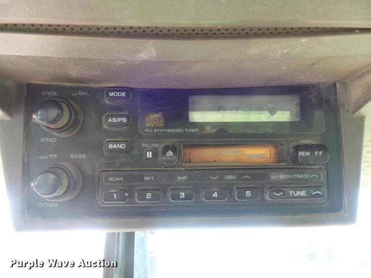 image for item K7529 1990 John Deere 4955 MFWD tractor