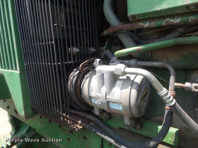 image for item K7529 1990 John Deere 4955 MFWD tractor