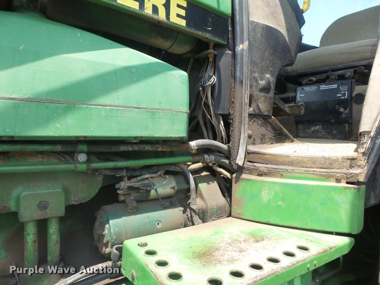 image for item K7529 1990 John Deere 4955 MFWD tractor