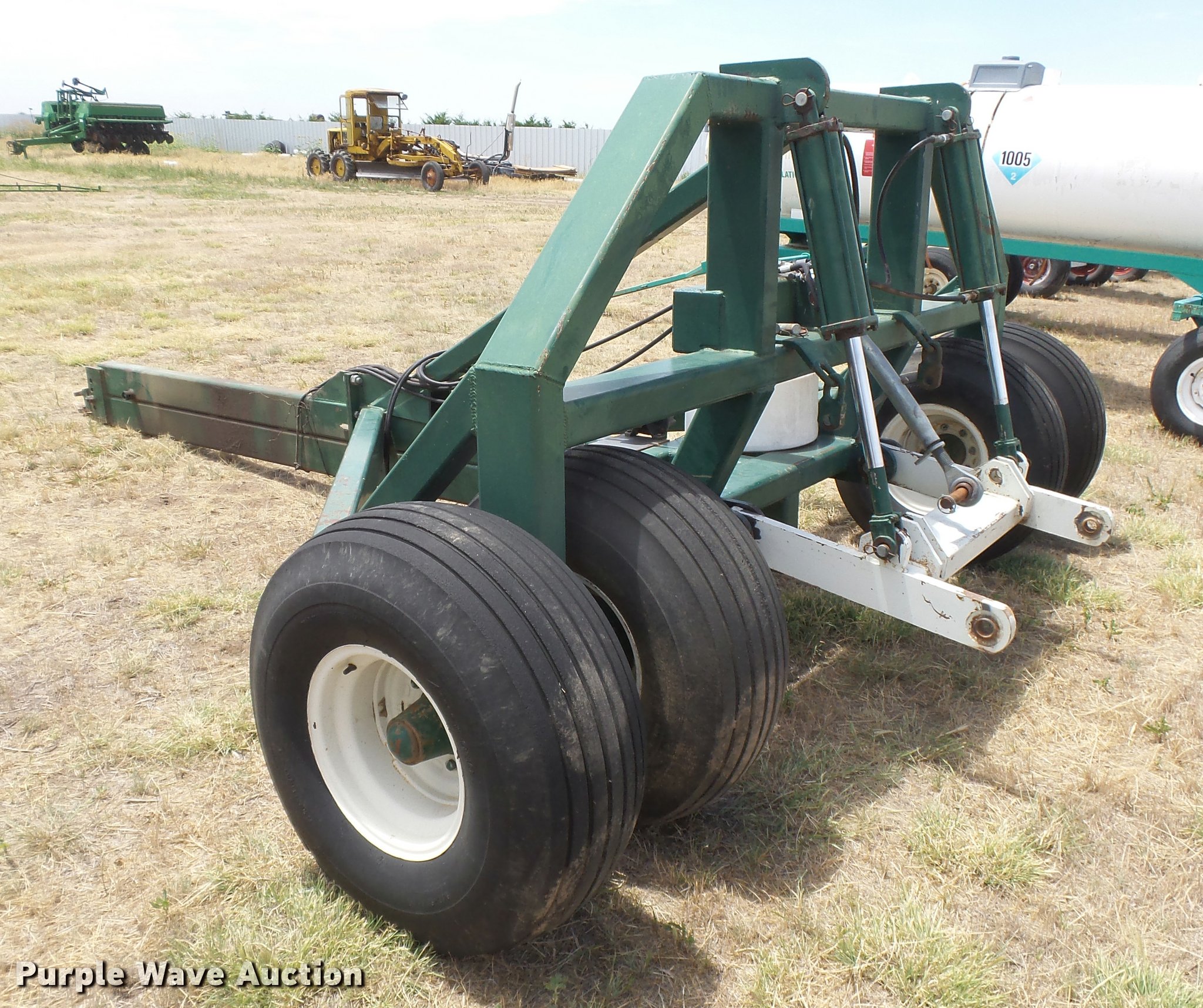Hydraulic implement dolly in Sublette, KS Item DB2744 sold Purple Wave