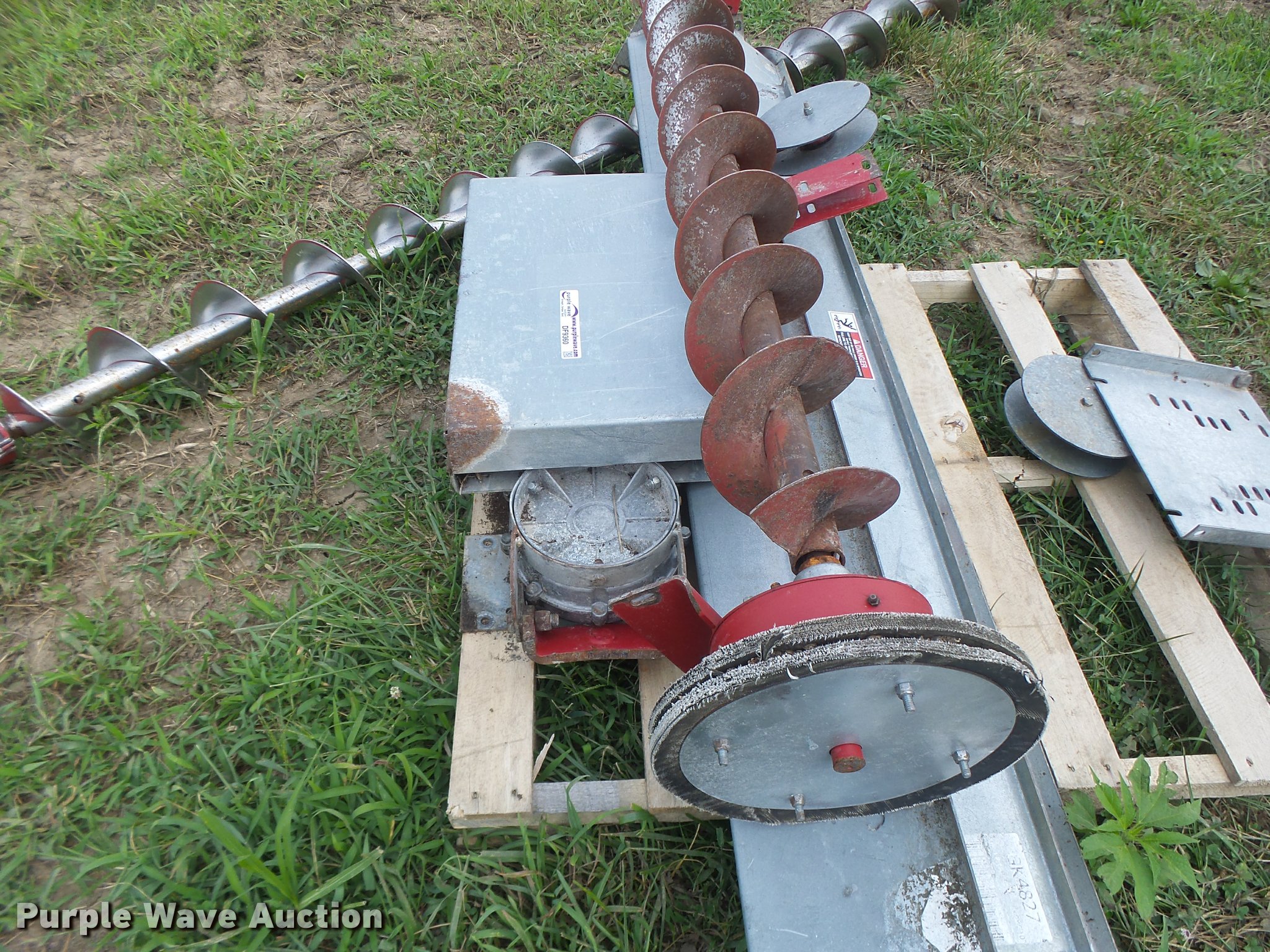 Grain bin sweep auger in Slater, MO Item DF9360 sold Purple Wave