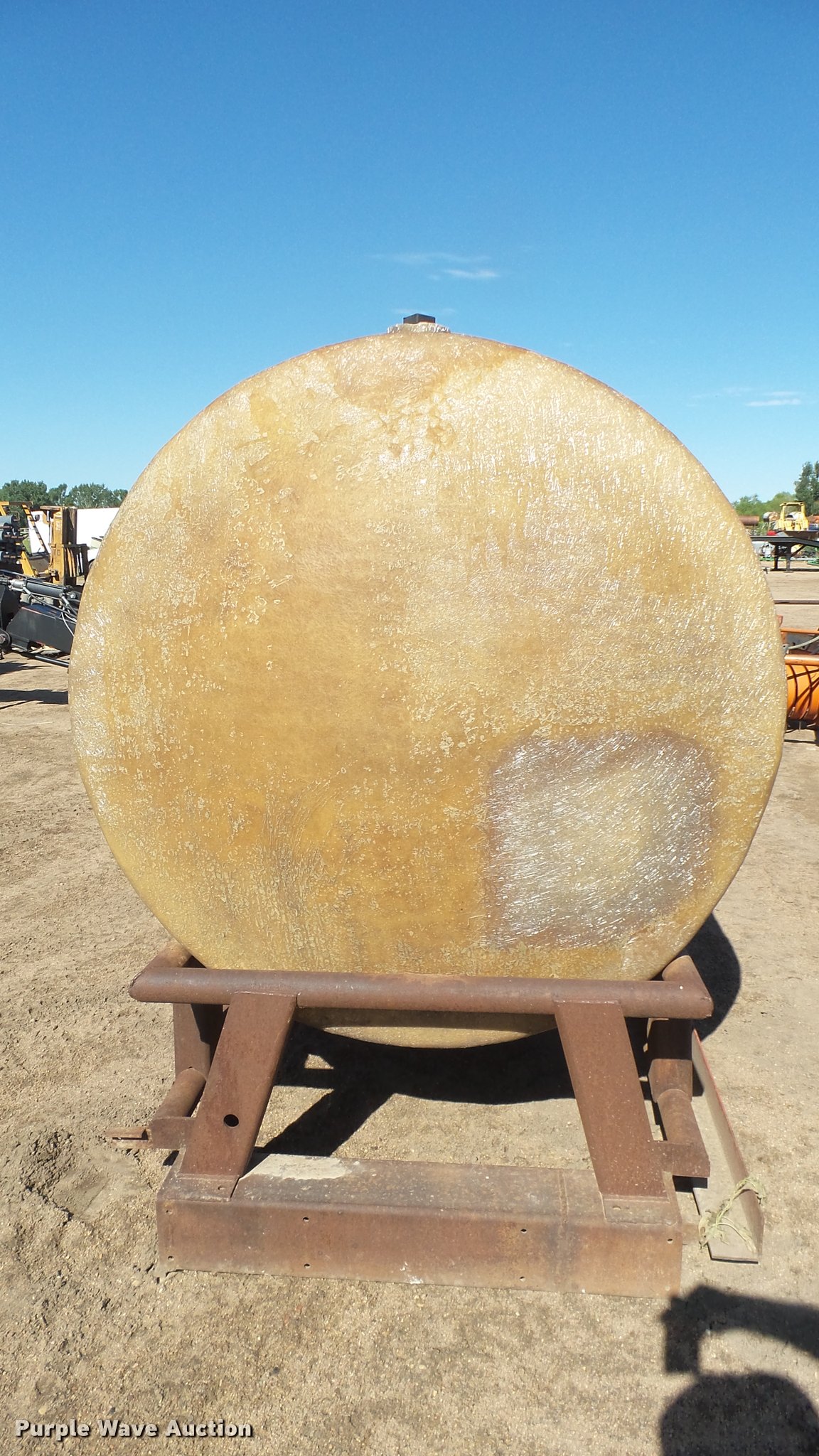 Fiberglass tank in Kinsley, KS Item DR9411 sold Purple Wave