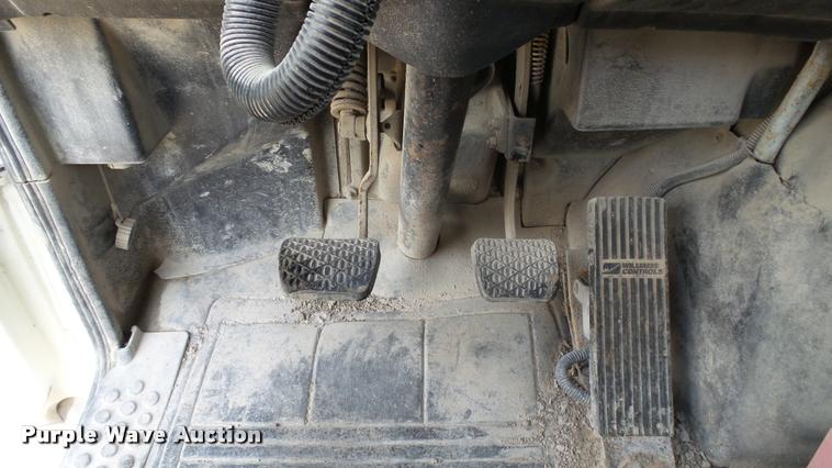 image for item BS9474 2001 Freightliner Legacy FL112 semi truck