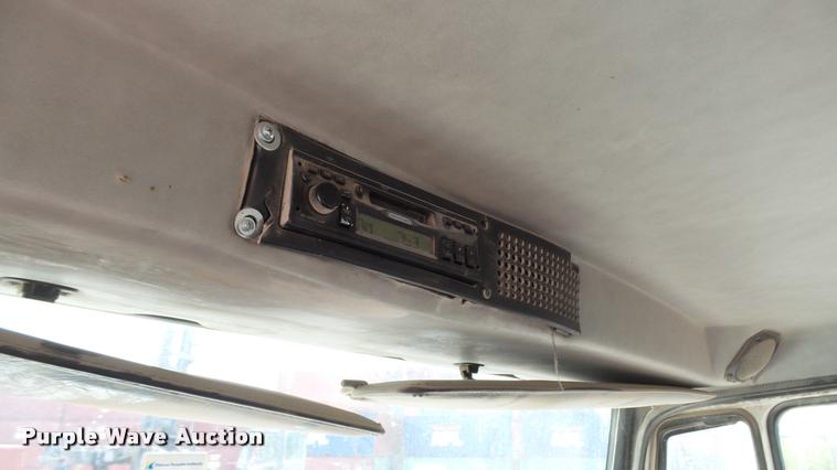 image for item BS9474 2001 Freightliner Legacy FL112 semi truck