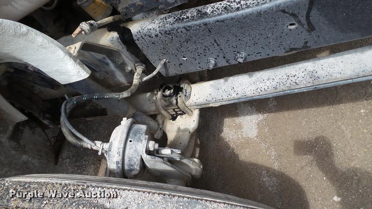 image for item BS9474 2001 Freightliner Legacy FL112 semi truck