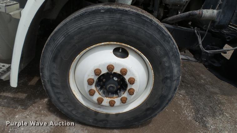 image for item BS9474 2001 Freightliner Legacy FL112 semi truck