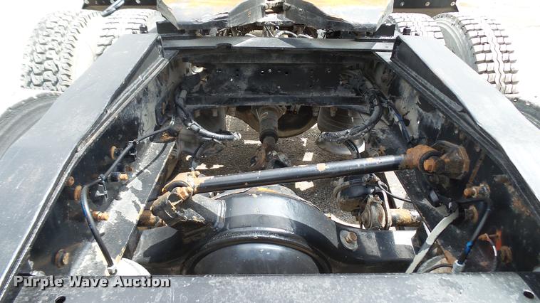 image for item BS9474 2001 Freightliner Legacy FL112 semi truck