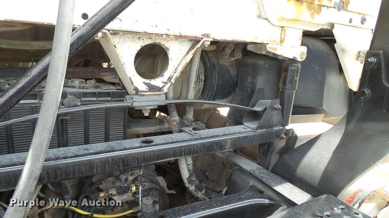 image for item BS9474 2001 Freightliner Legacy FL112 semi truck