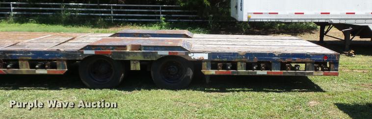 image for item CA9055 1993 Landoll drop deck trailer