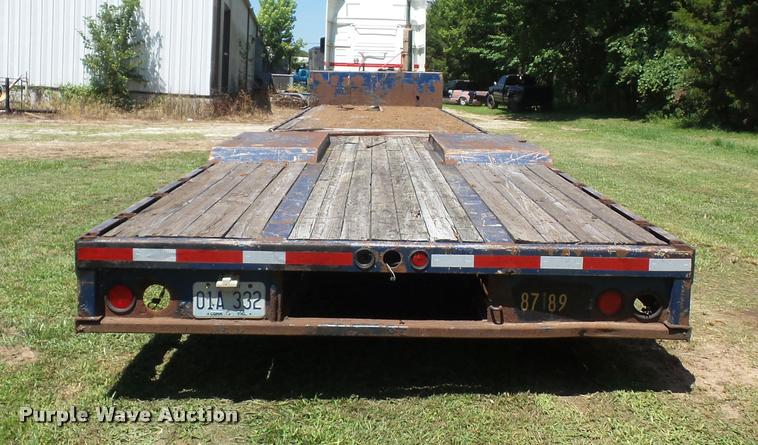 image for item CA9055 1993 Landoll drop deck trailer