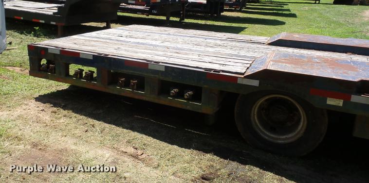 image for item CA9055 1993 Landoll drop deck trailer