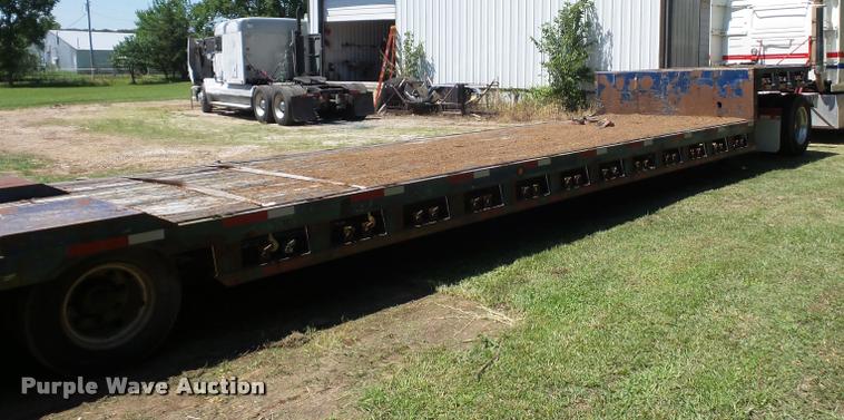 image for item CA9055 1993 Landoll drop deck trailer