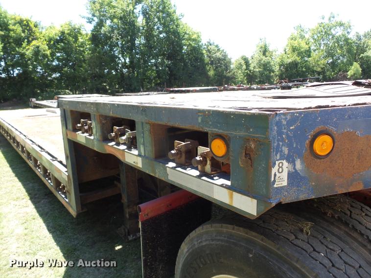 image for item CA9055 1993 Landoll drop deck trailer