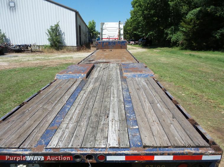 image for item CA9055 1993 Landoll drop deck trailer