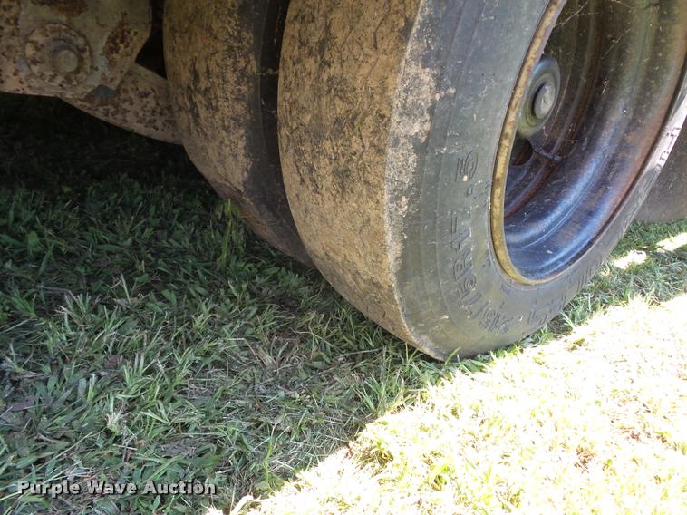 image for item CA9055 1993 Landoll drop deck trailer